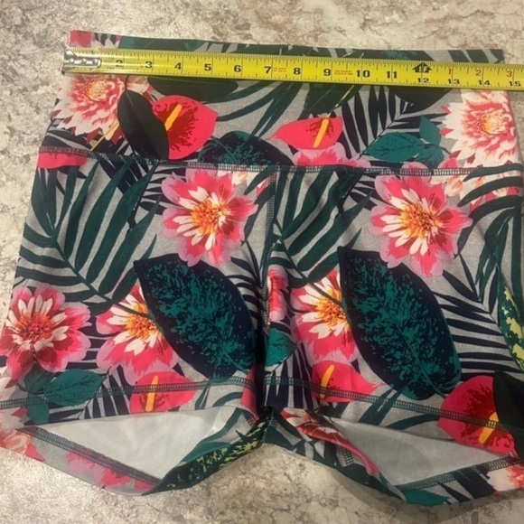 Women Old Navy Active Bike Shorts Floral Large - Picture 5 of 9